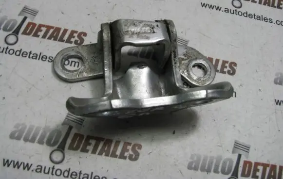 Toyota Corolla Verso AR10 Rear door upper hinge