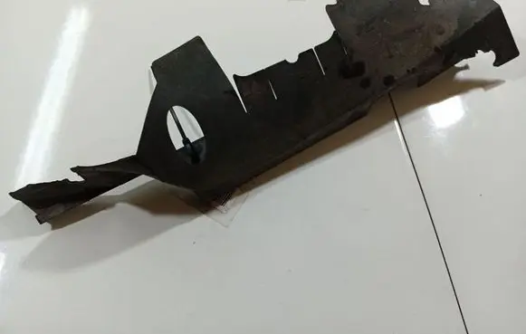 Volkswagen PASSAT B5 Air intake duct part 3B0121283f