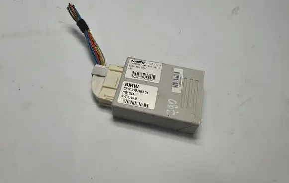 BMW X5 E70 Air suspension control unit module (rear) 6793163 37146793163 6778966