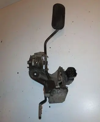 Toyota Avensis Verso Accelerator throttle pedal