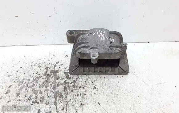 Volkswagen PASSAT B6 Engine mount bracket 1K0199262