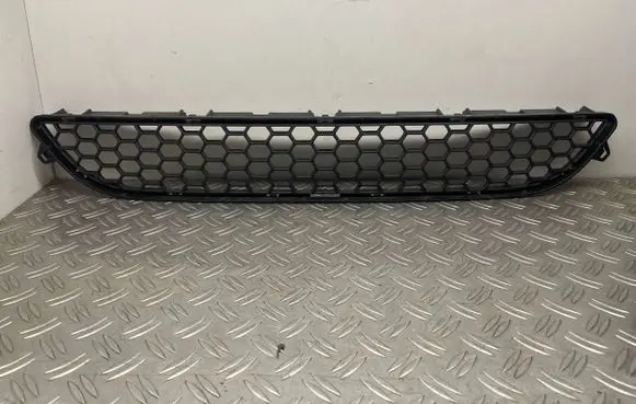Volvo S60 Front bumper lower grill 30795022