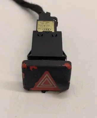 Audi A4 S4 B7 8E 8H Hazard light switch 8E0941509