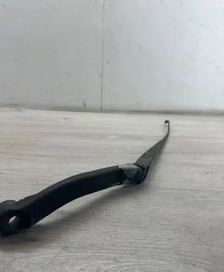 Mitsubishi Grandis Front wiper blade arm 6921