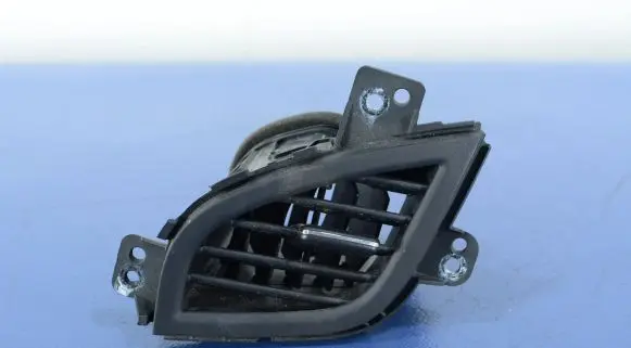 Hyundai Elantra Dashboard side air vent grill/cover trim
