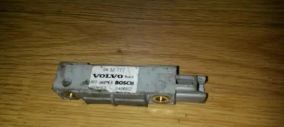 Volvo V70 Airbag deployment crash/impact sensor 9452777 040602