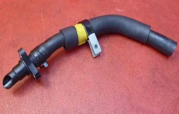 Mazda 3 II Engine coolant pipe/hose