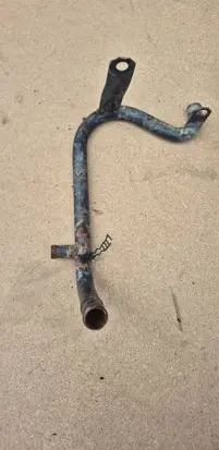 Audi 80 90 S2 B4 Engine coolant pipe/hose 048121065D