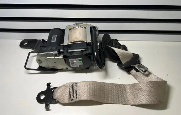BMW X6 F16 Front seatbelt 7384676