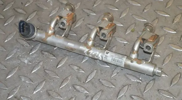 Volkswagen Touareg II Fuel main line pipe 059130089BT 05A906051