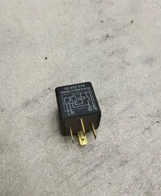 Volkswagen Golf III Other relay 191955529