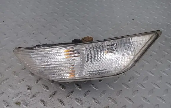 Ford Mustang VI Front indicator light FR3B13200A FR3B-13200-A