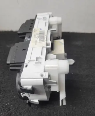 Opel Corsa E Climate control unit 466119570 5W8215615 5W8240100