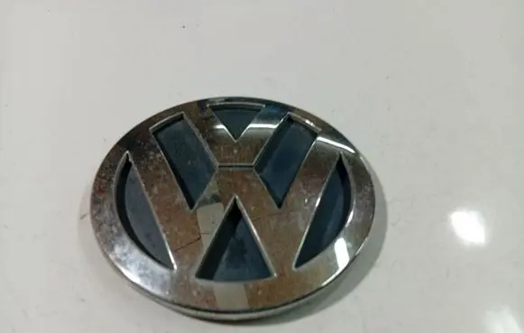 Volkswagen PASSAT B6 Manufacturer badge logo/emblem H9158