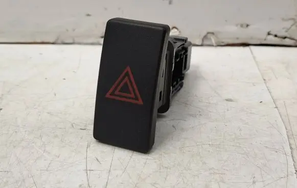 Toyota Avensis T270 Hazard light switch 8433205060
