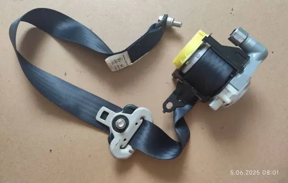 Mazda 3 II Front seatbelt T89406T 0141