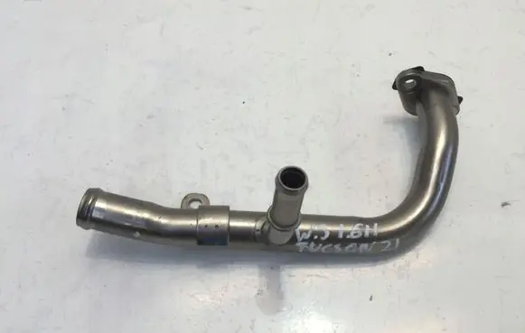 Engine coolant pipe/hose