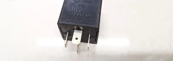 Volkswagen Golf II Other relay 191955529 725wk1704