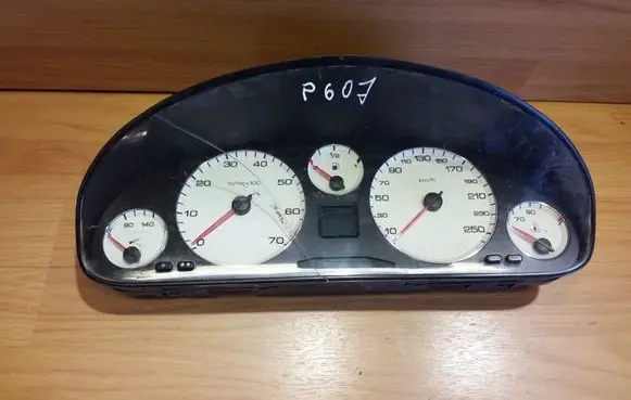 Peugeot 607 Speedometer (instrument cluster) 81115607