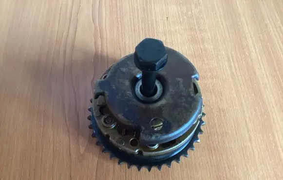 BMW 3 E90 E91 Camshaft pulley/ VANOS 7040348 059023
