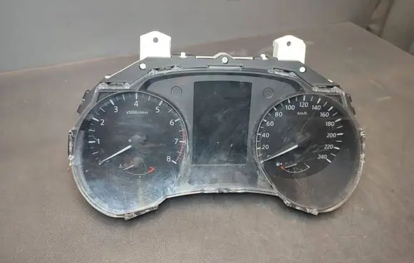 Nissan Pulsar Speedometer (instrument cluster) 3ZU2B 3ZU2BCTTA