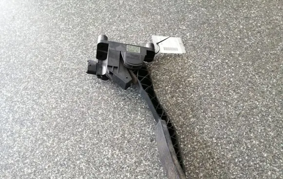 Opel Zafira A Accelerator throttle pedal 0281002298 970104869 90581208
