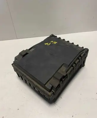 Audi A3 S3 8P Fuse module 1K0937124K