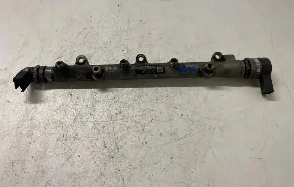 BMW X3 E83 Fuel main line pipe 7787164 0281002481