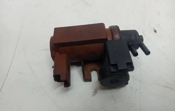 Volvo V50 Turbo solenoid valve 6G9Q9E882