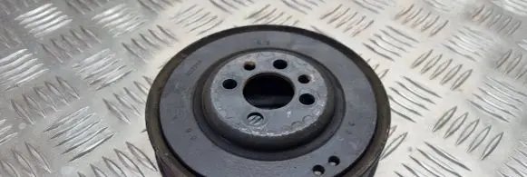 Volkswagen Caddy Crankshaft pulley 06A105243E