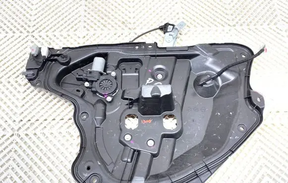 Mazda 3 II Front door window regulator with motor BJV55897X