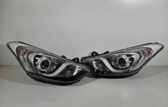 Hyundai i30 Headlights/headlamps set 103419012259