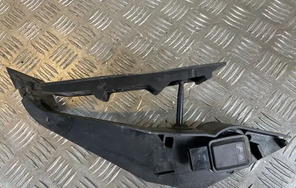 Accelerator throttle pedal