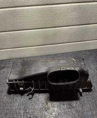 BMW X5 F15 Air filter box cover 70528996