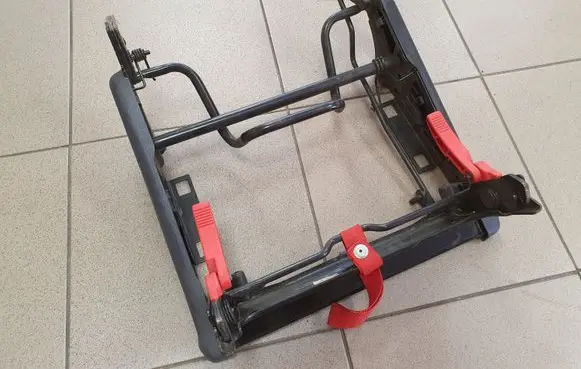 Opel Vivaro Seat frame 
