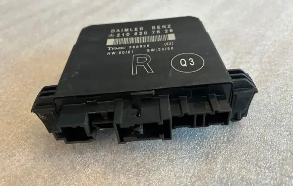 Mercedes-Benz E W212 Door control unit/module 2108207626 356826 A2108207626