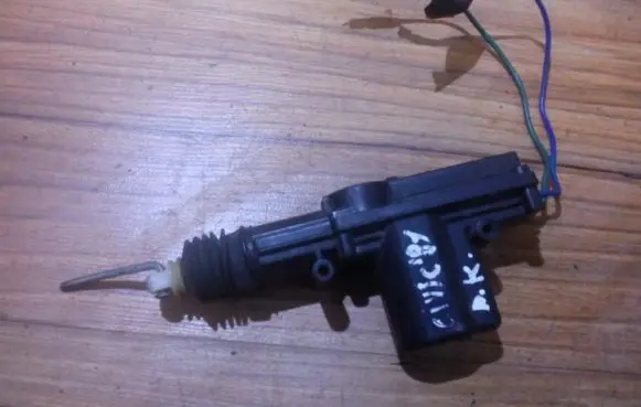 Honda Civic Central locking motor 932037992