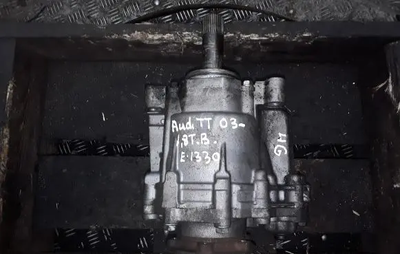 Audi TT Mk1 Gearbox transfer box case 02M409053