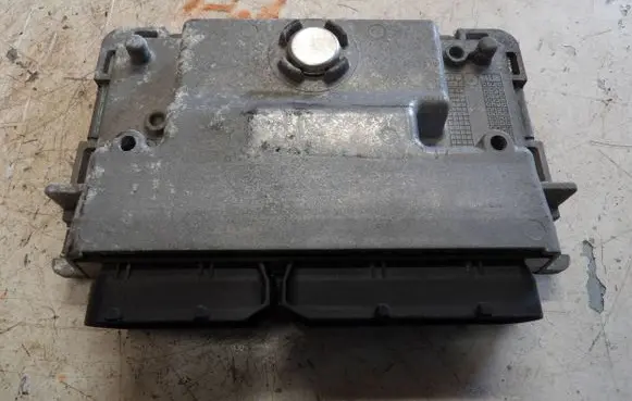Volkswagen Polo V 6R Engine control unit/module 03E906019B 5WA11001