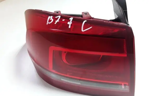 Volkswagen PASSAT B7 Rear/tail lights 3AE945095F