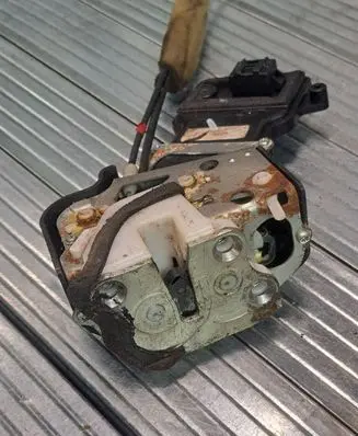 Mazda 6 Rear door lock