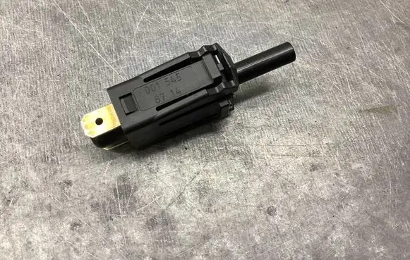 Mercedes-Benz CLS C218 X218 Brake pedal sensor switch 001545 8714