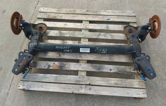 Peugeot 208 I Rear axle beam P13476050818