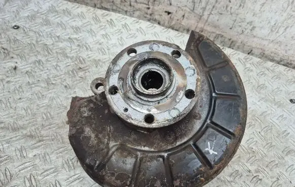 Volkswagen Touran I Front wheel hub