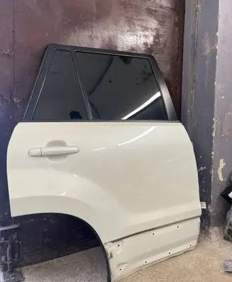 Suzuki Grand Vitara II Rear door