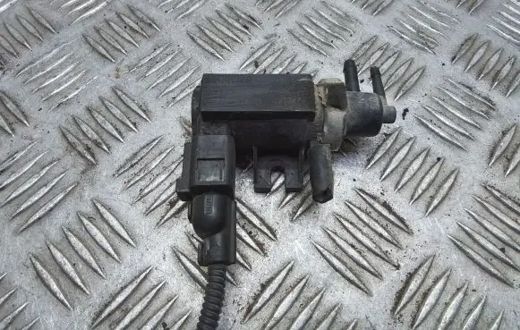 Seat Alhambra (Mk1) Turbo solenoid valve 1J0906627