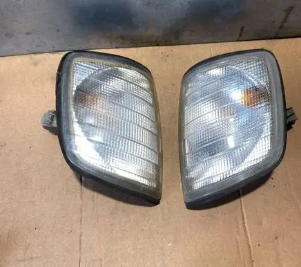 Mercedes-Benz E W124 Front indicator light