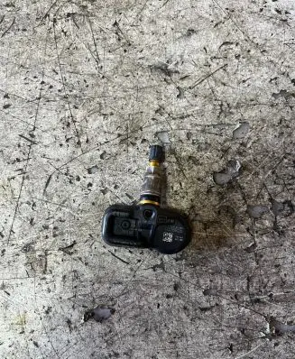 Toyota RAV 4 (XA40) Tire pressure sensor 10R035437 16714113D3 1D28826