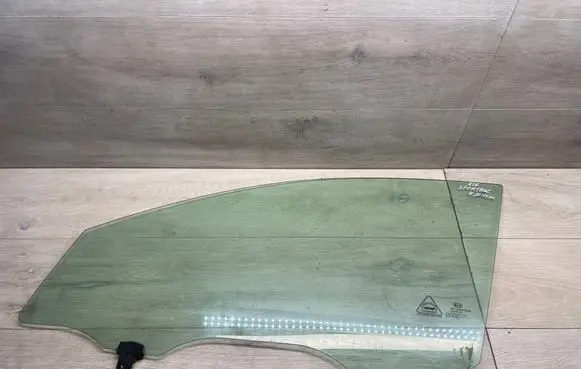 KIA Sportage Front door window glass four-door DOT618M351AS2 43R00351