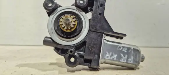 Volvo V70 Front door window regulator motor 970713102
